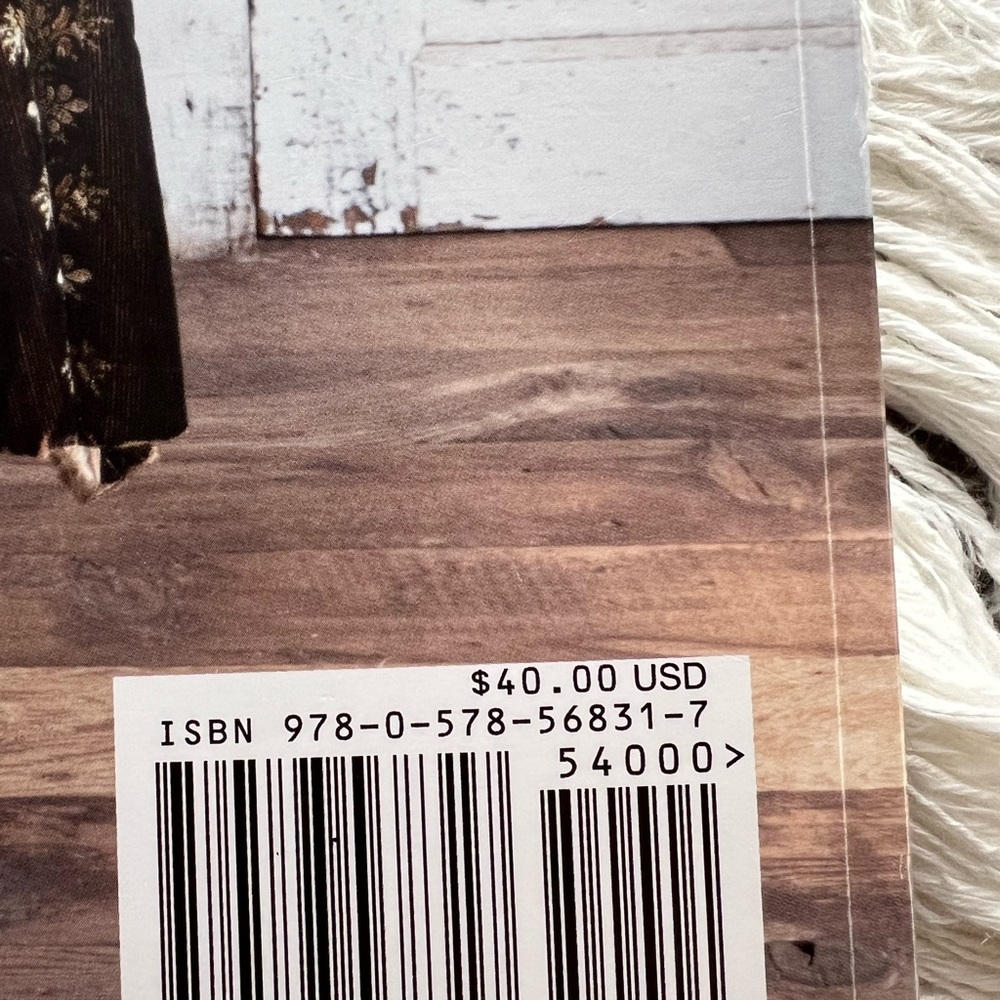 …and the stars go with you Robin Brown of Magnolia Pearl coffee table book - Picture 9 of 11